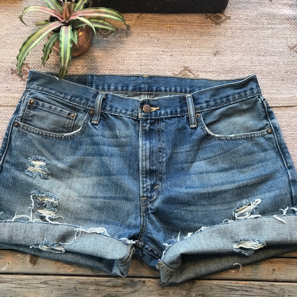 Levi's Super Cute Cutoff Jean Shorts